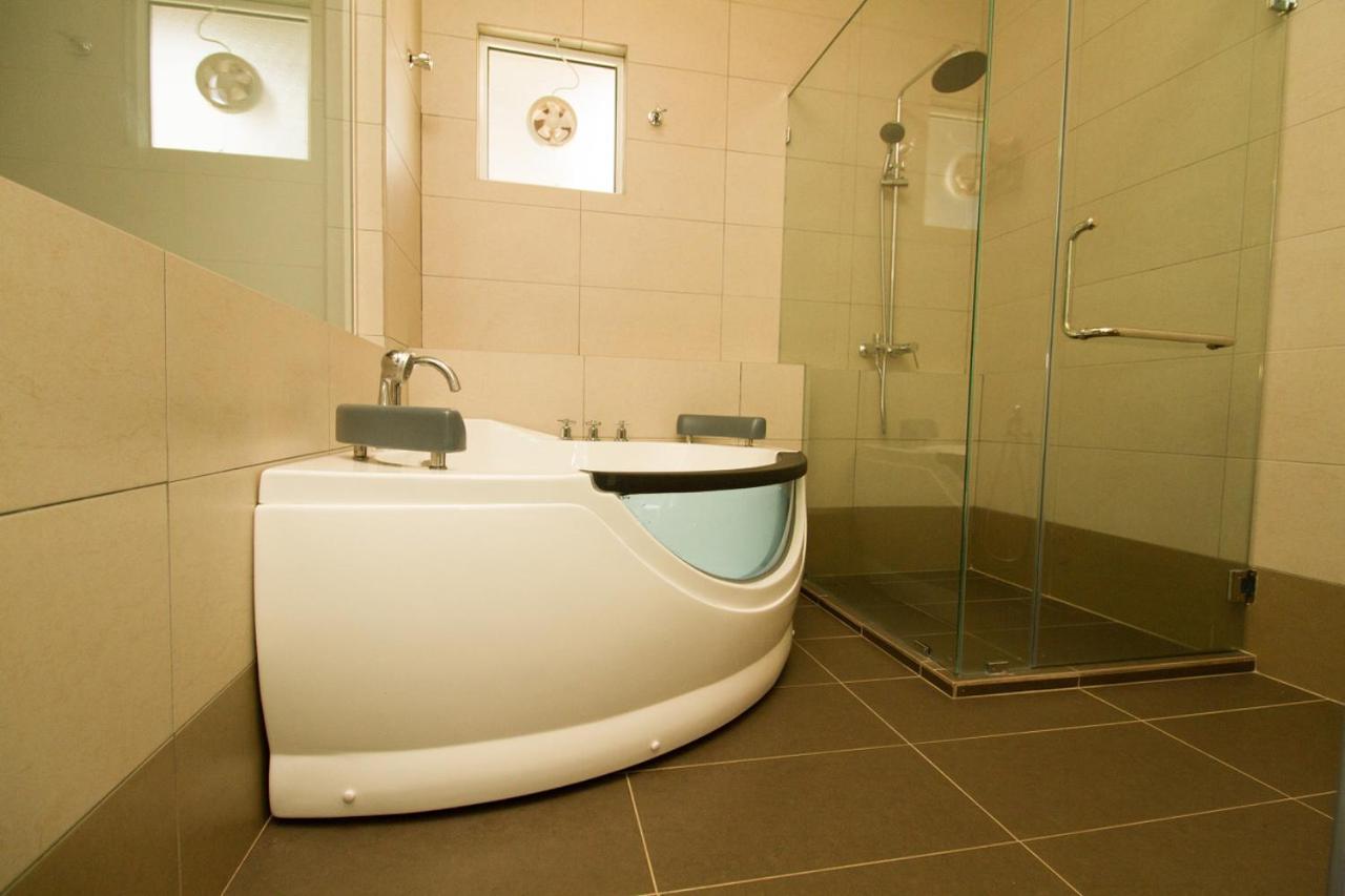 Aurora Boutique Hotel Bahau Екстер'єр фото